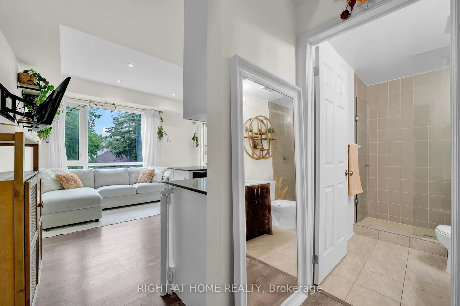 Additional image 7 of 639 Lawrence Avenue 312