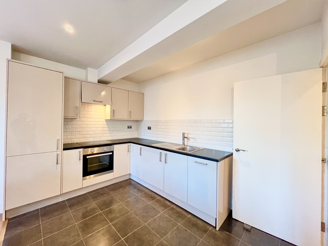 Additional image 6 of 2 Bed Flat, Bermondsey Wall East, SE16, N1 7GU