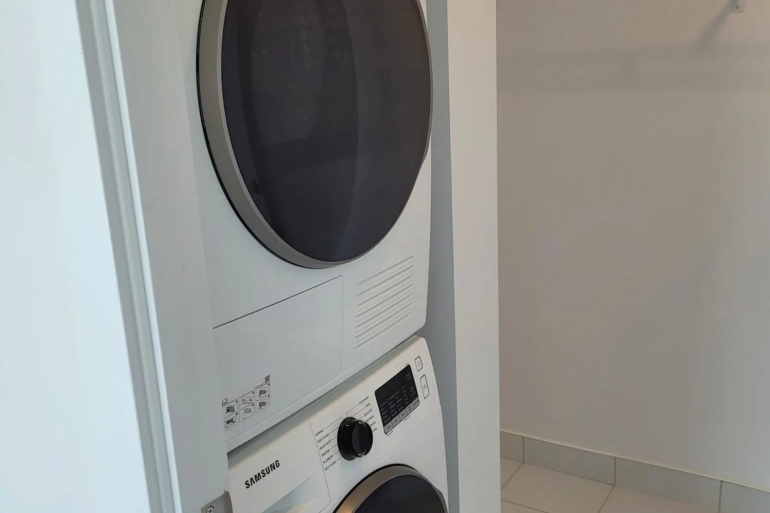 Additional image 12 of 38 Honeycrisp Crescent 1517