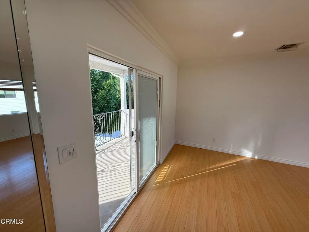 7011 N Liberty Drive, Los Angeles, CA 91405
