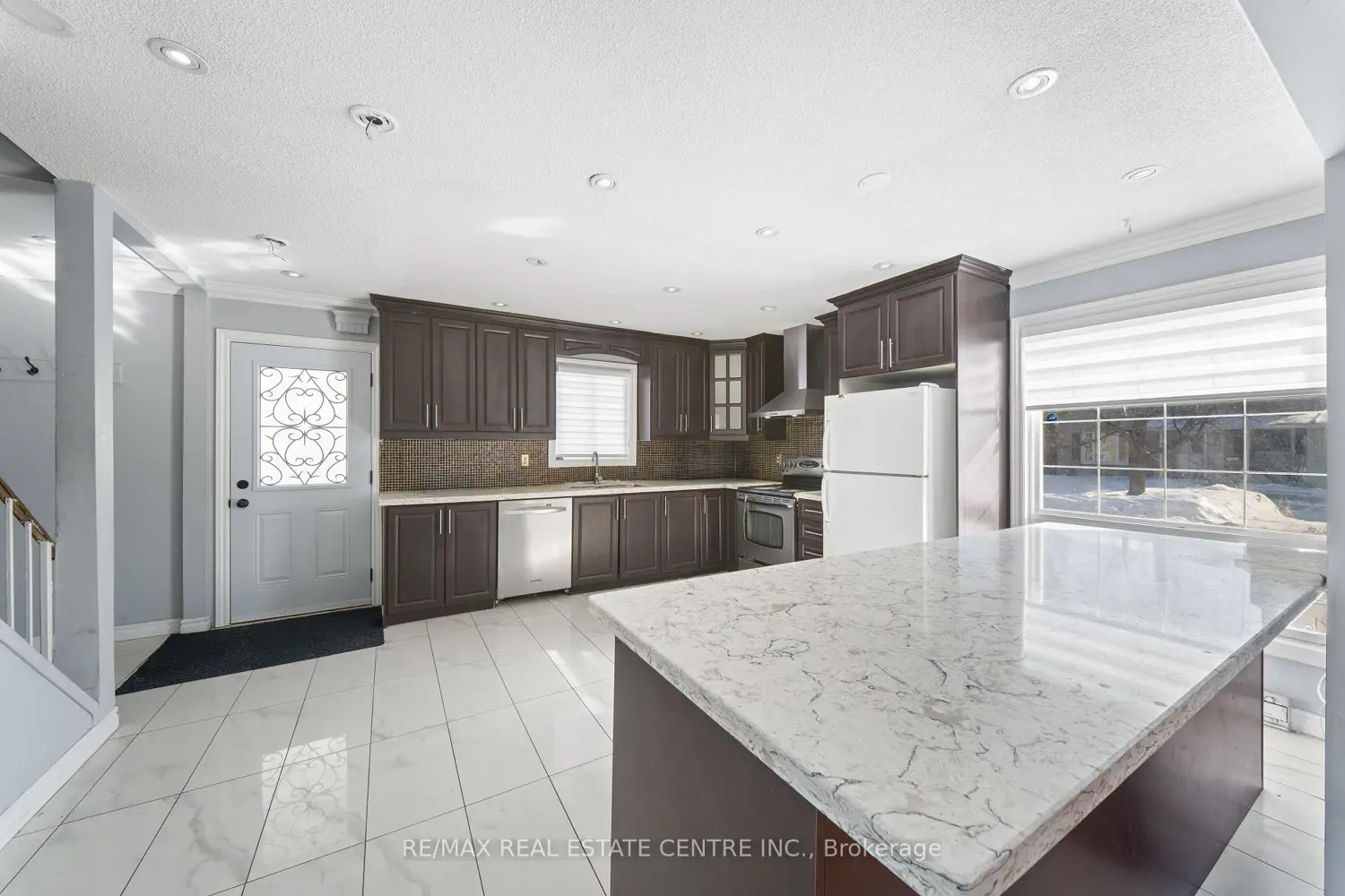 Additional image 2 of 8 Golden Gate Drive