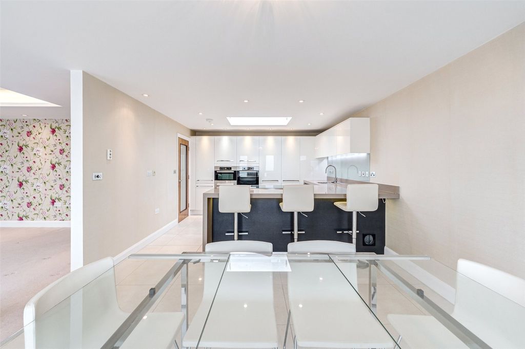 Additional image 17 of 3 bed flat for saleMarine Parade, Worthing, West Sussex BN11