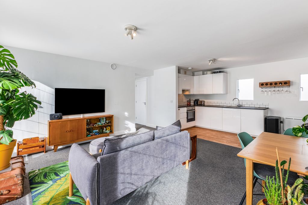 Additional image 5 of 1 bed flat for saleBewick Mews, Hungerford RG17