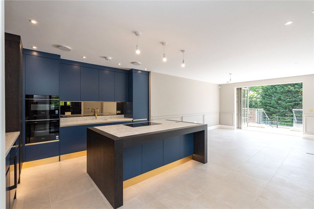 Additional image 2 of 2 bed flat for saleLeigh Court Close, Cobham KT11