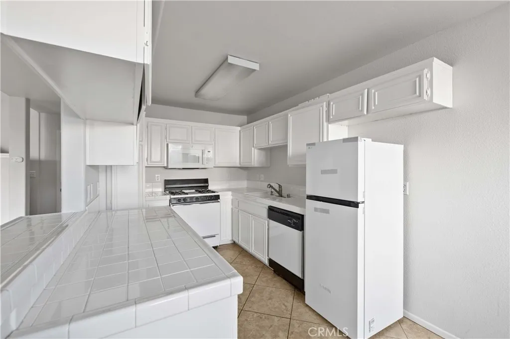 Additional image 9 of 39237 10th St W Unit C, Palmdale, CA 93551