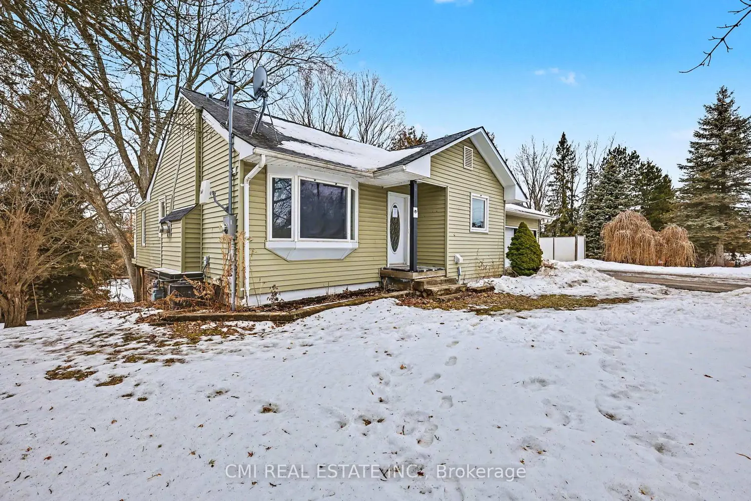 3440 Simcoe Street photo 3