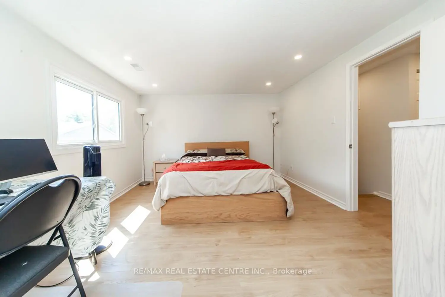 Additional image 11 of 2050 Upper Middle Road 88