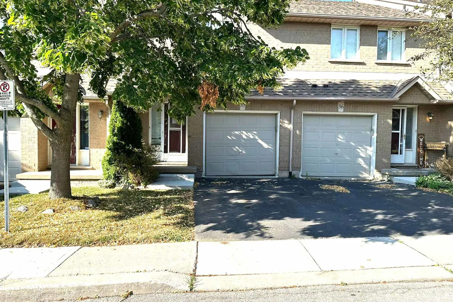 1889 Upper Wentworth Street 35