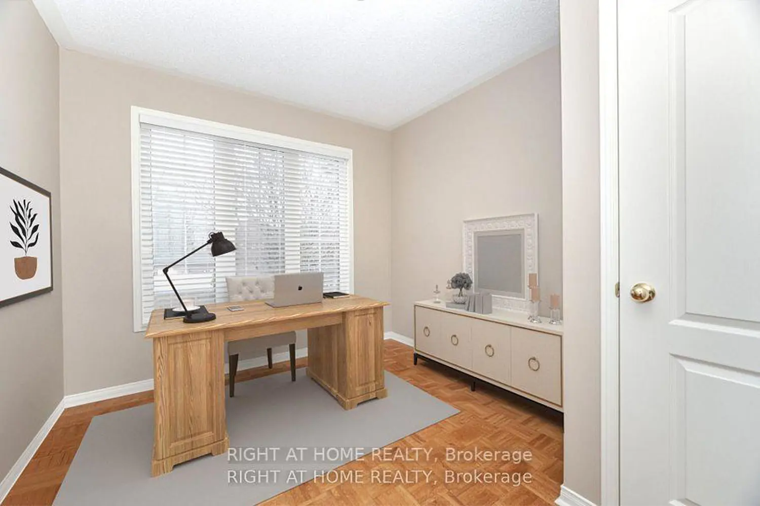 Additional image 14 of 910 Oaktree Crescent