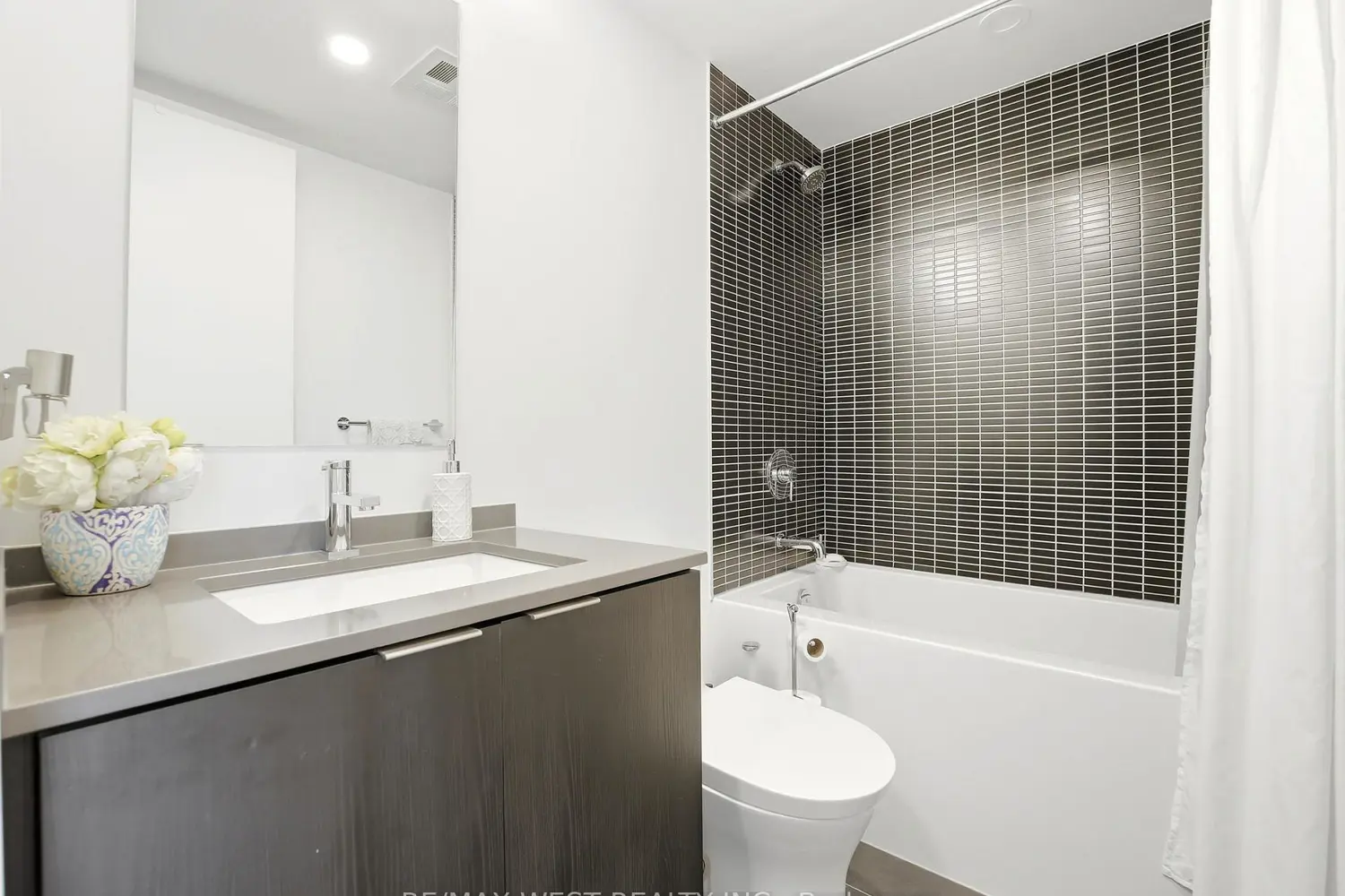 Additional image 8 of 1 Jarvis Street 912