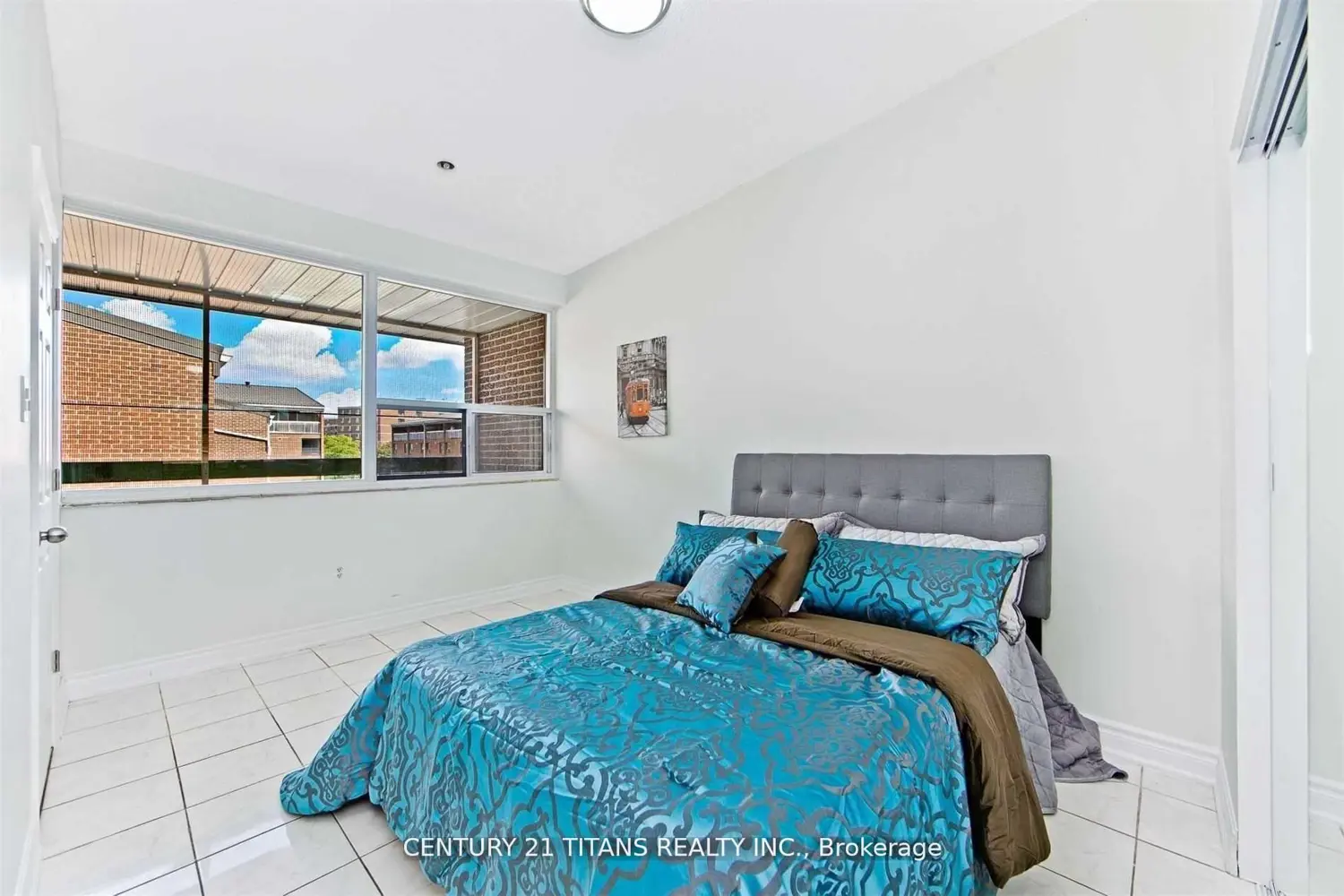 Additional image 8 of 4064 Lawrence Avenue 510