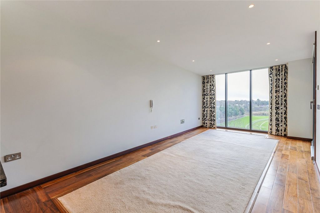 Additional image 4 of 2 bed flat for saleNuns Road, Chester, Cheshire CH1