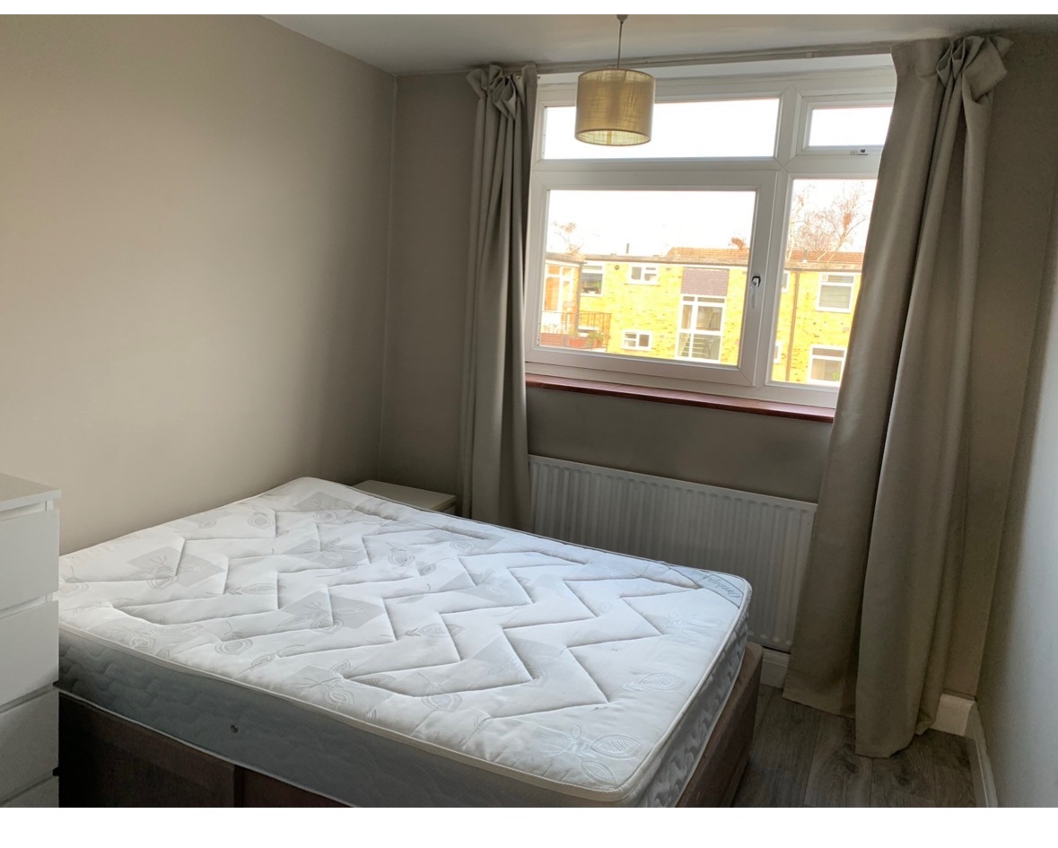 Additional image 6 of 3 Bed Flat, Crescent Court, SW4, N1 7GU