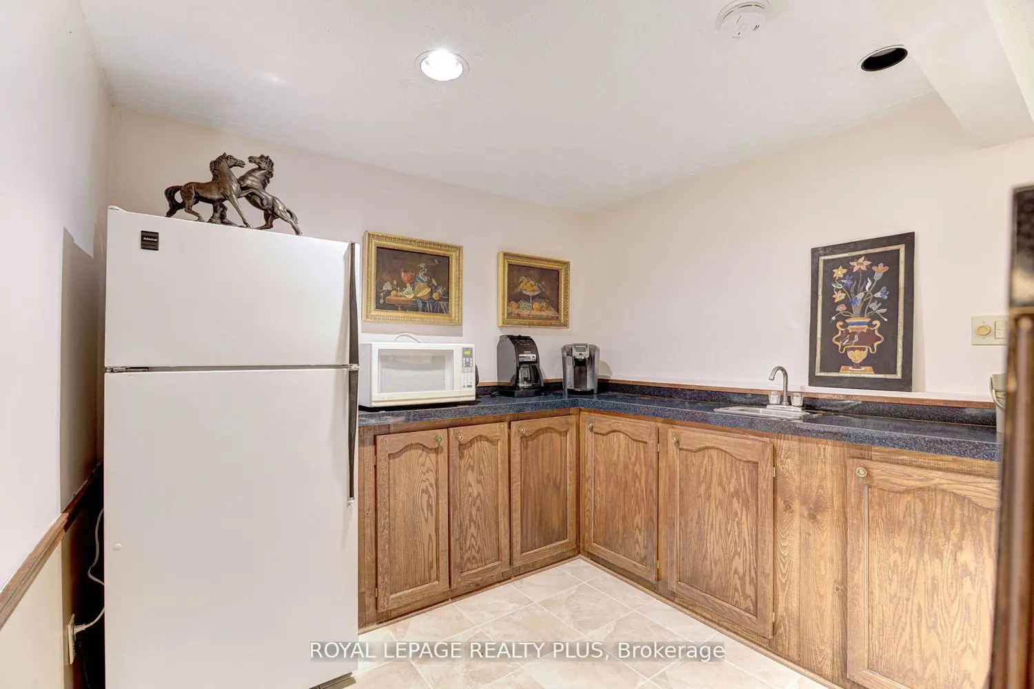 Additional image 19 of 1760 Featherston Court