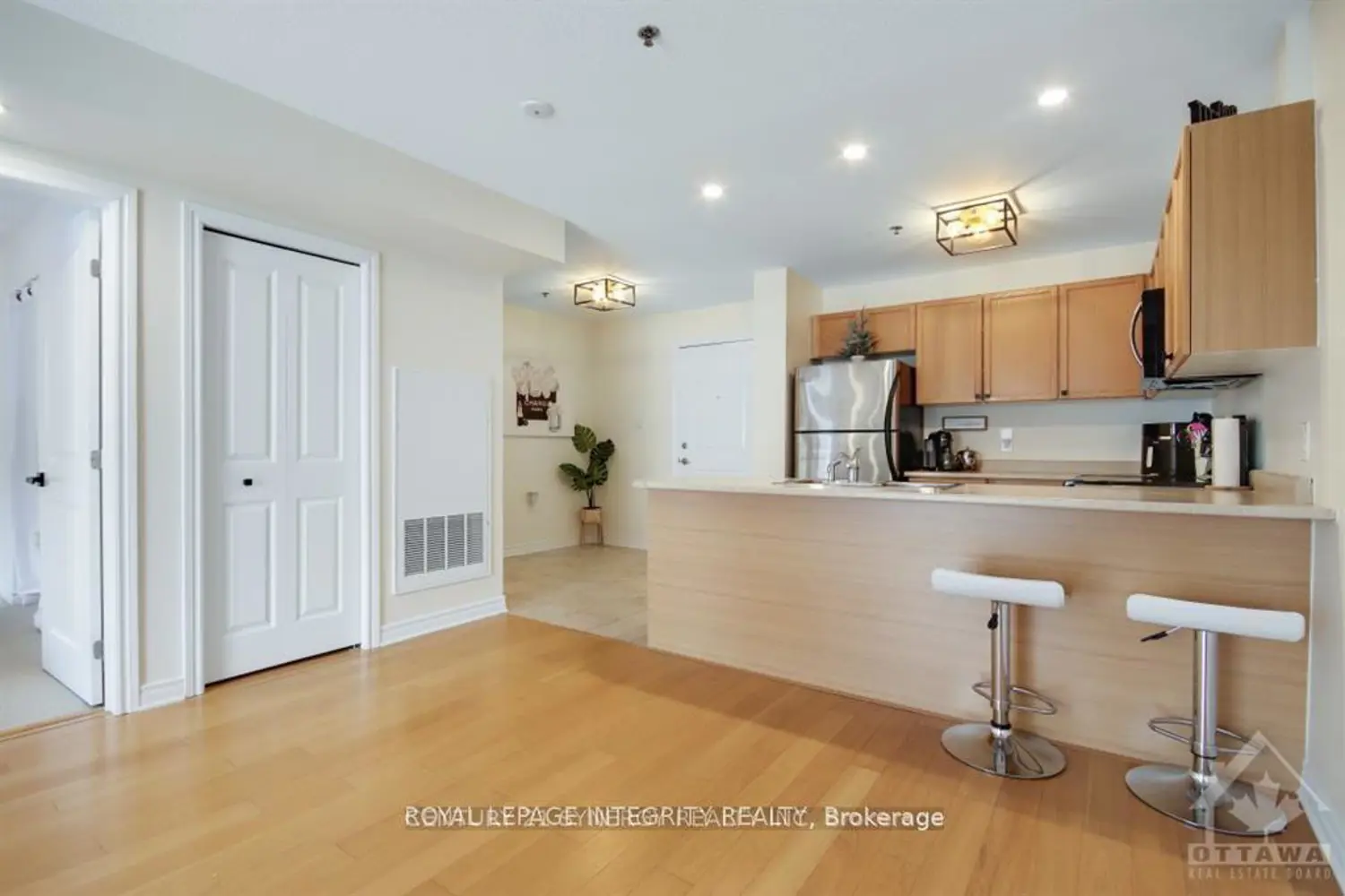 Additional image 10 of 151 Potts Private 303