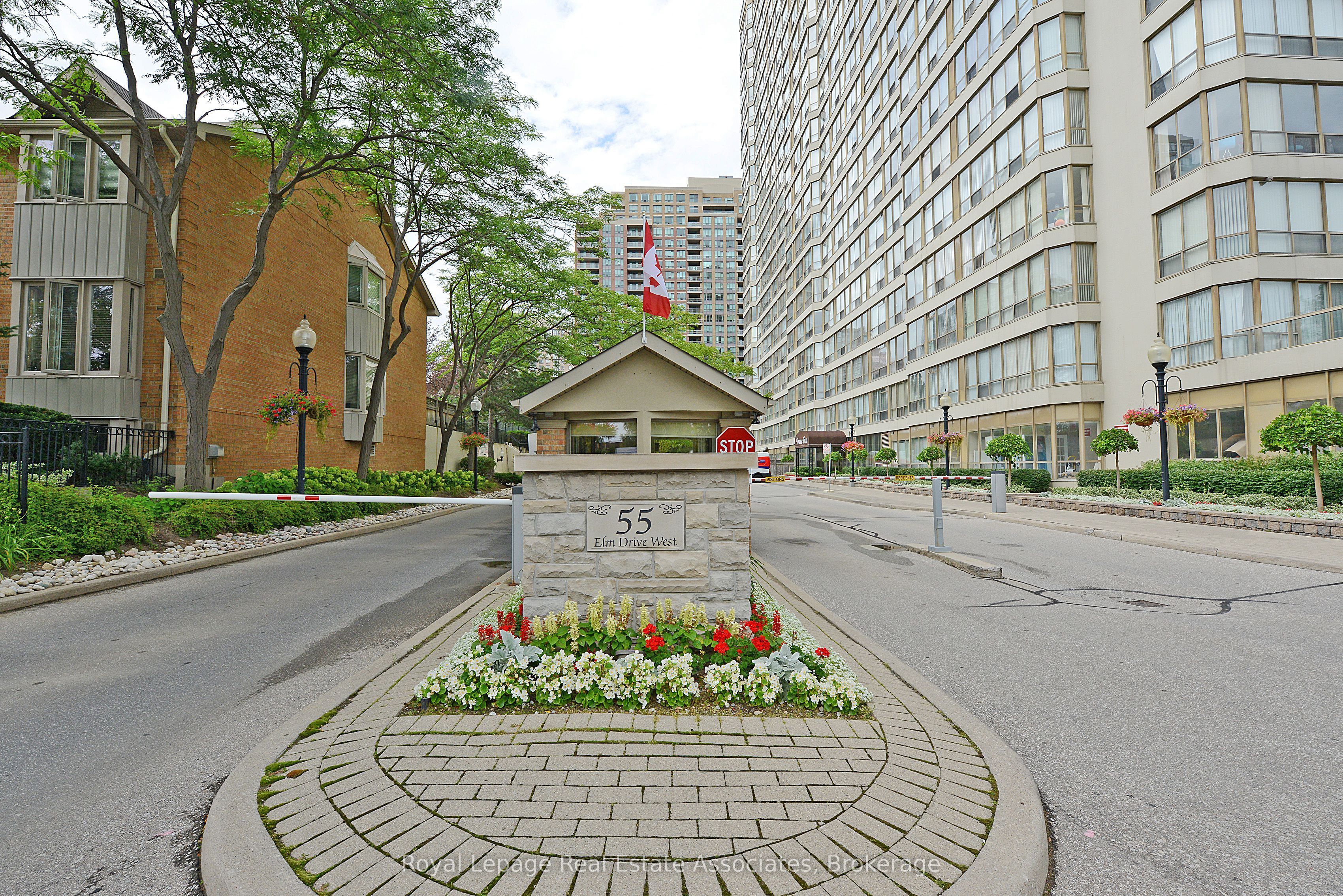 501-55 Elm Drive W, Mississauga, ON, L5B 3Z3