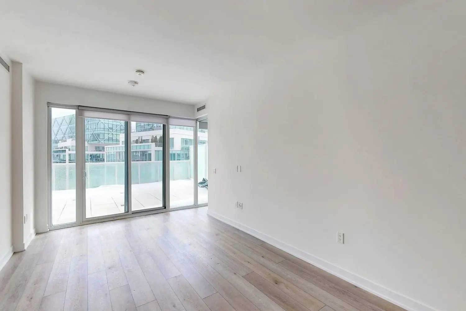 Additional image 3 of 15 Queens Quay 1002