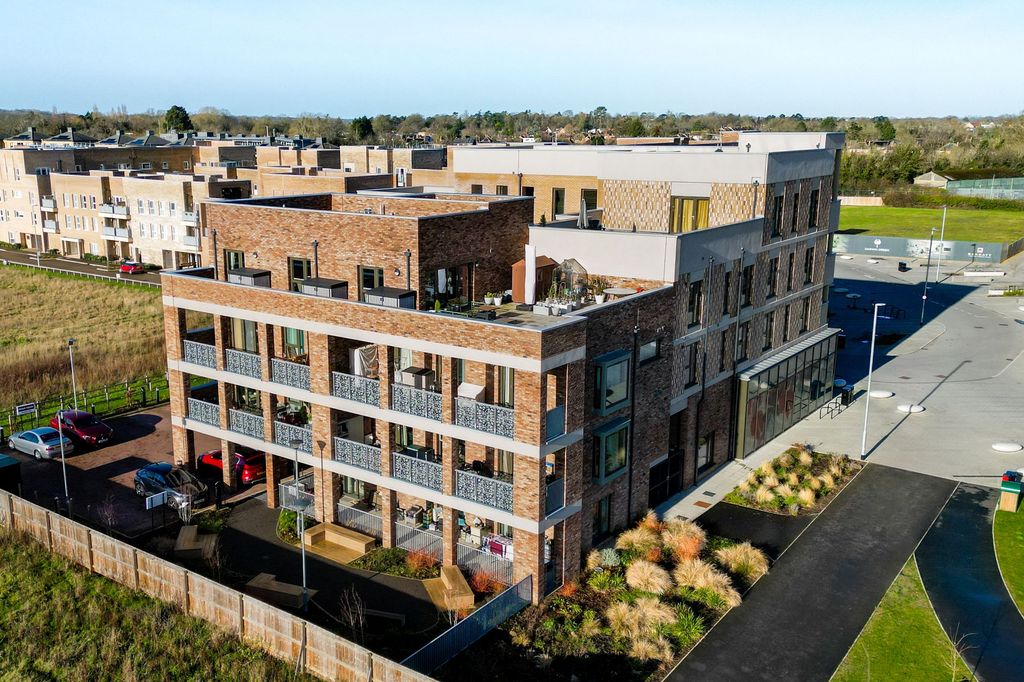 2 bed flat for salePatagonia Way, Cambridge CB3