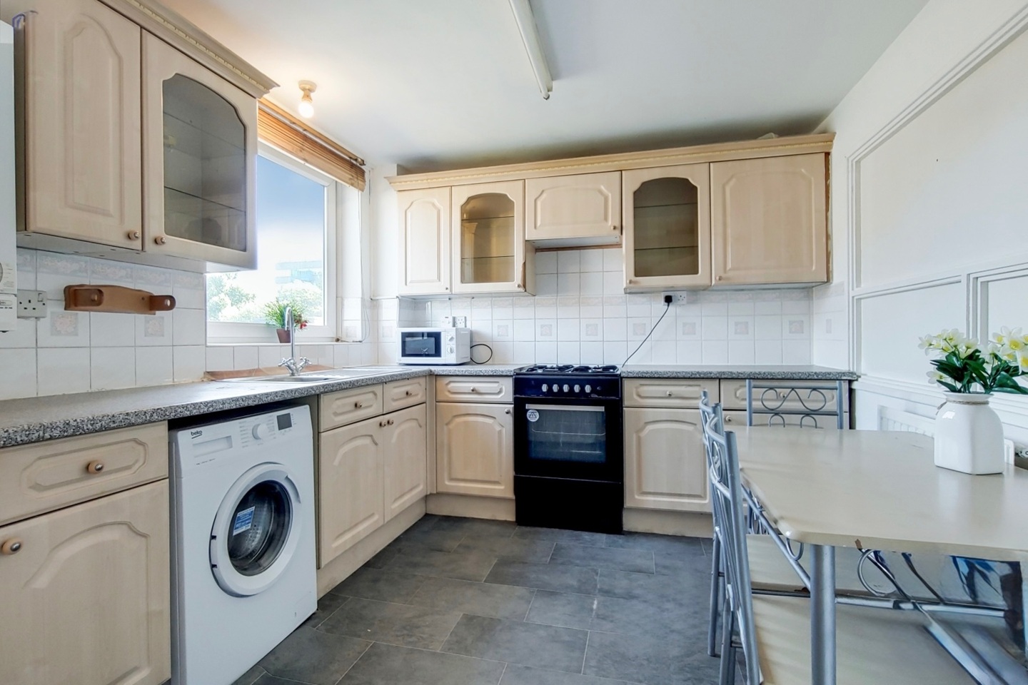 Additional image 3 of Room in a Shared Flat, Hanbury Street, E1, N1 7GU