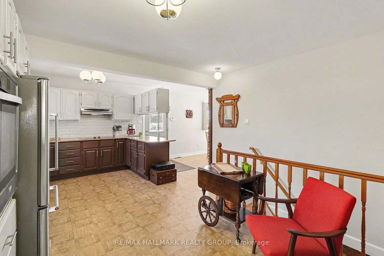 Additional image 6 of 2004 Dorval Avenue