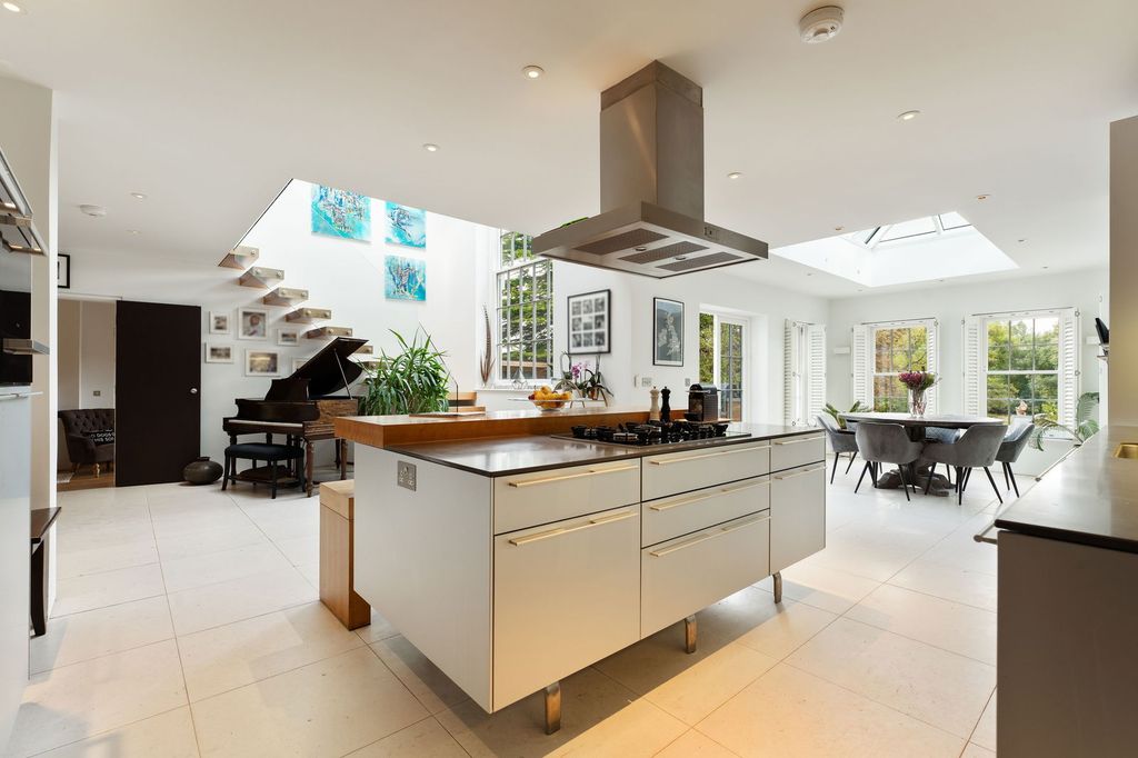 Additional image 6 of 6 bed detached house for saleWatersmeet Road, Salisbury SP2