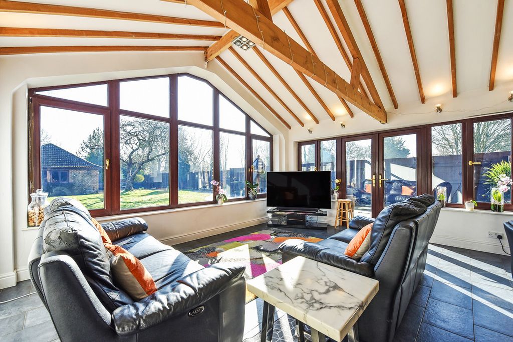 Additional image 8 of 5 bed property for saleGomeldon, Salisbury SP4