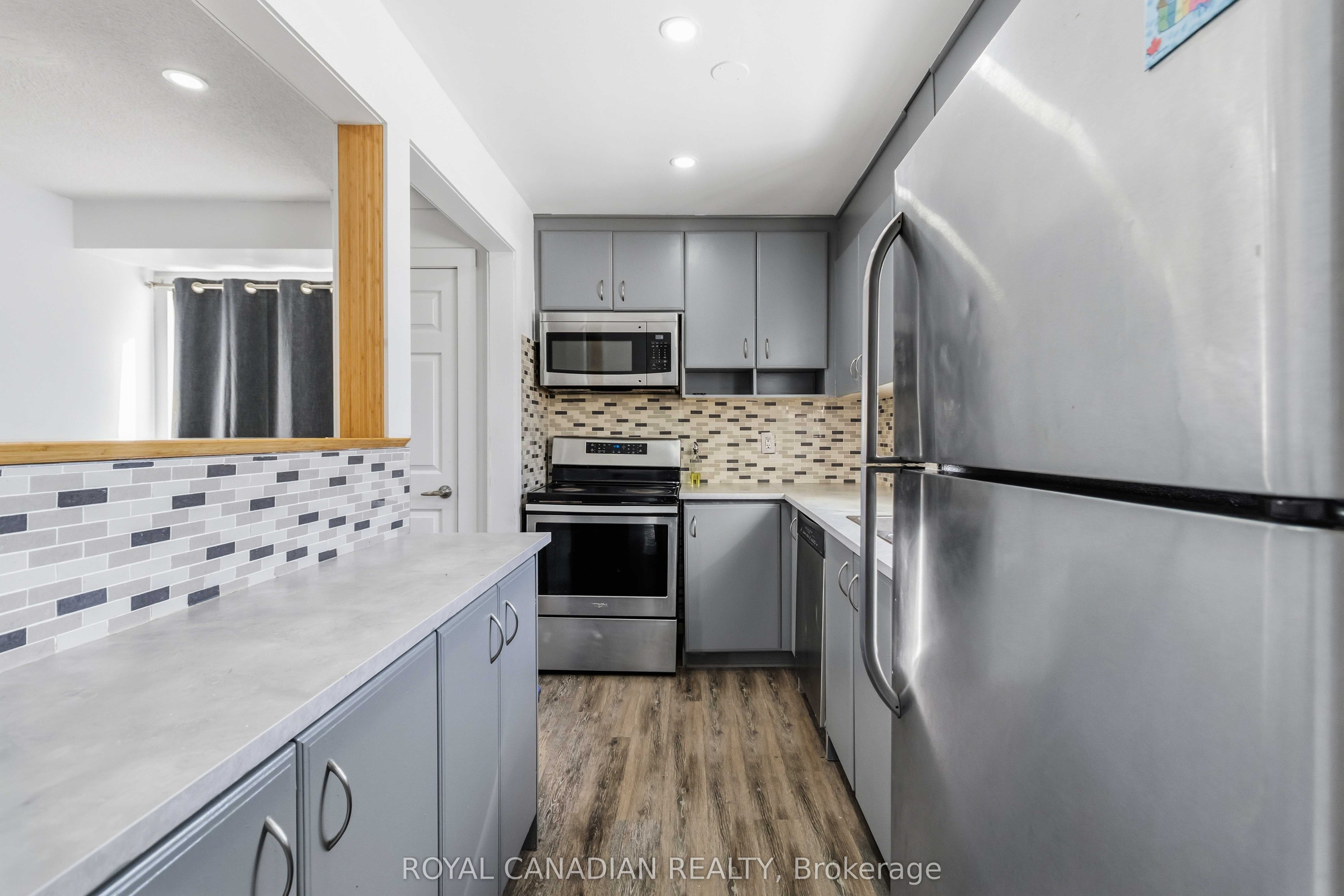 Additional image 4 of 9 Horatio Court, Brampton, ON, L6S 1X8