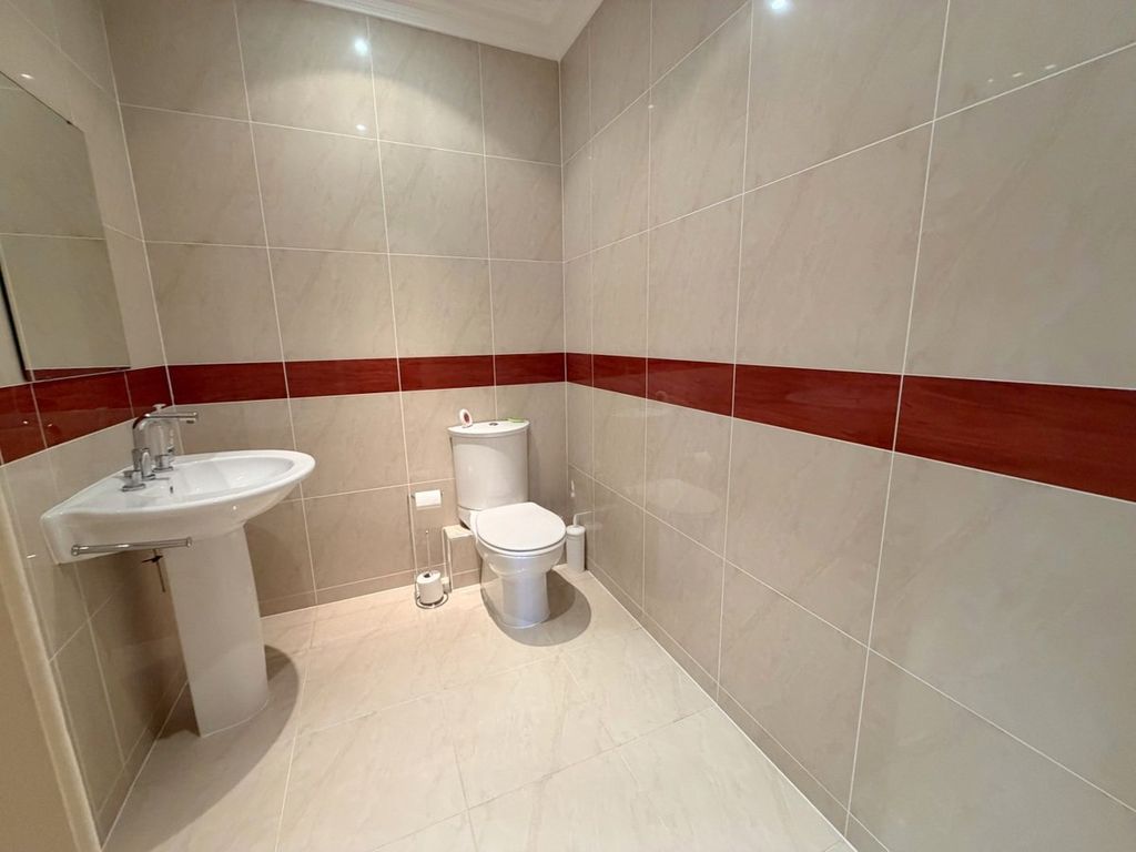 Additional image 11 of 3 bed flat for saleNairn Road, Canford Cliffs, Poole BH13