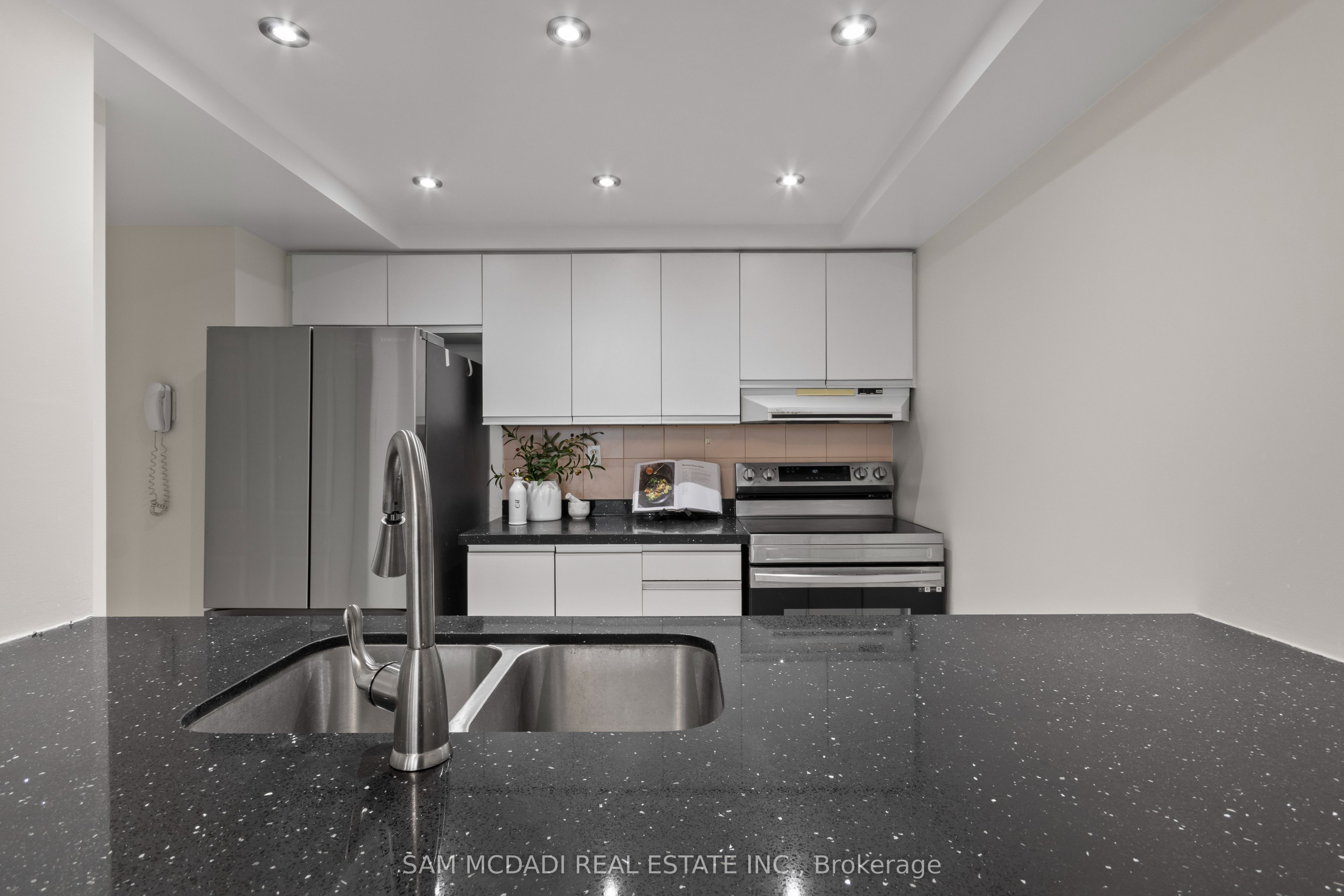 Additional image 3 of 2106-24 Hanover Road S, Brampton, ON, L6S 5K8