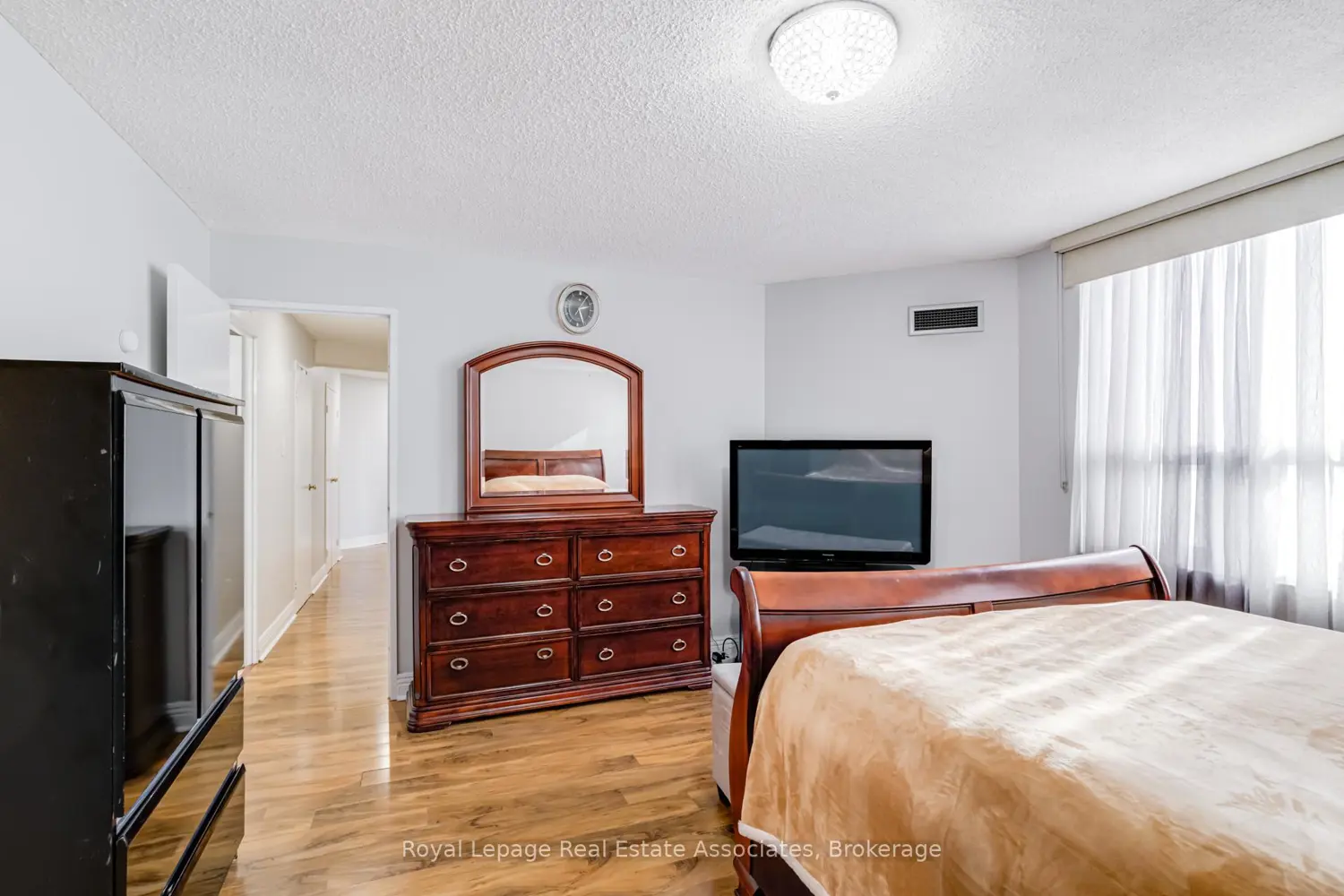 Additional image 11 of 3650 Kaneff Crescent 1006