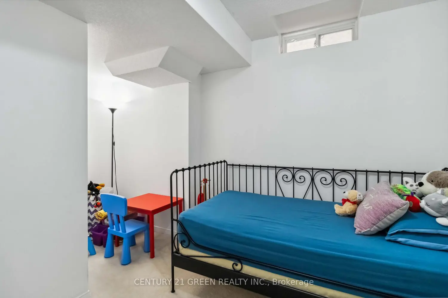 Additional image 16 of 98 Personna Circle