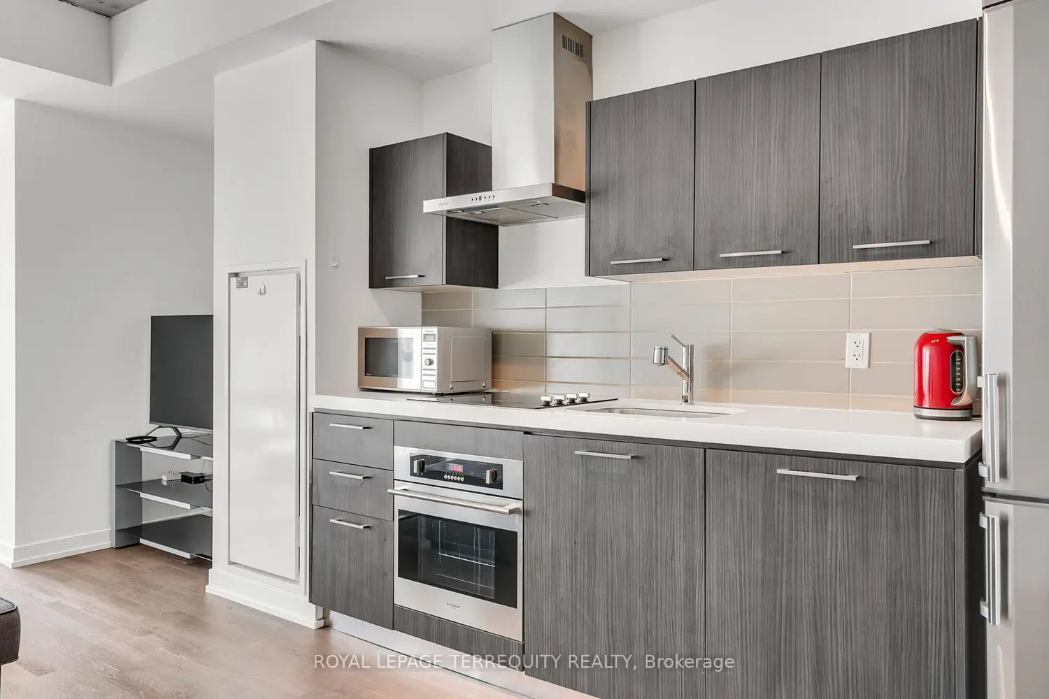 Additional image 2 of 560 King Street 523