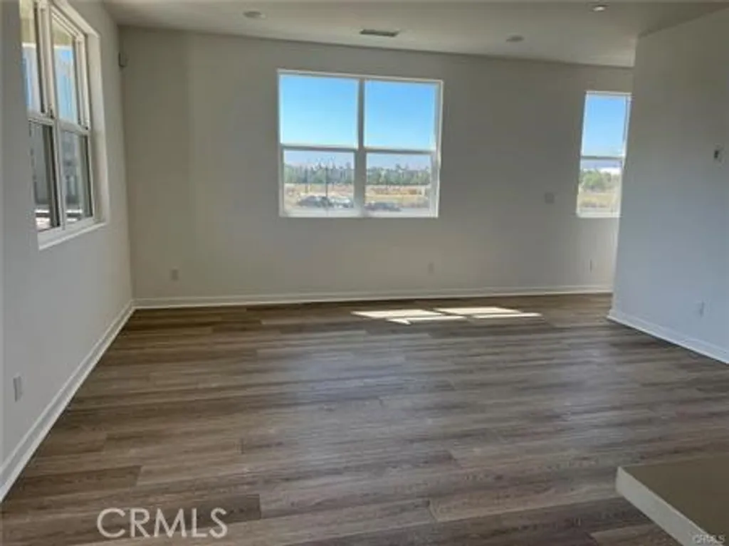 947 N Divino Privado Unit 10, Ontario, CA 91764