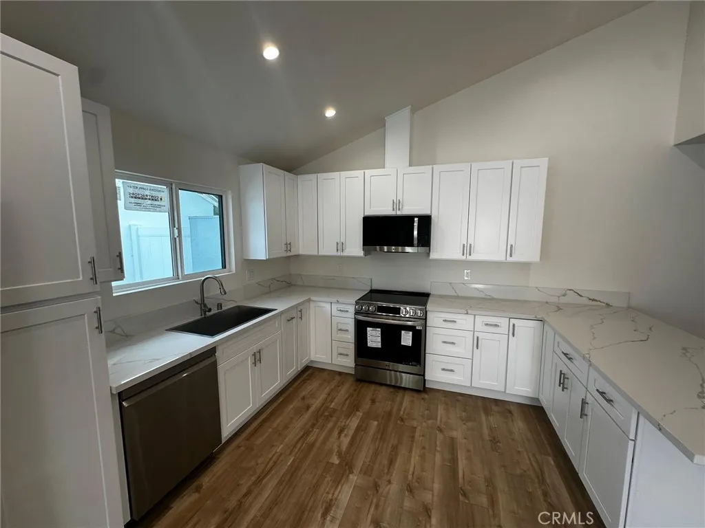 Additional image 19 of 15950 Cohasset St, Van Nuys, CA 91406