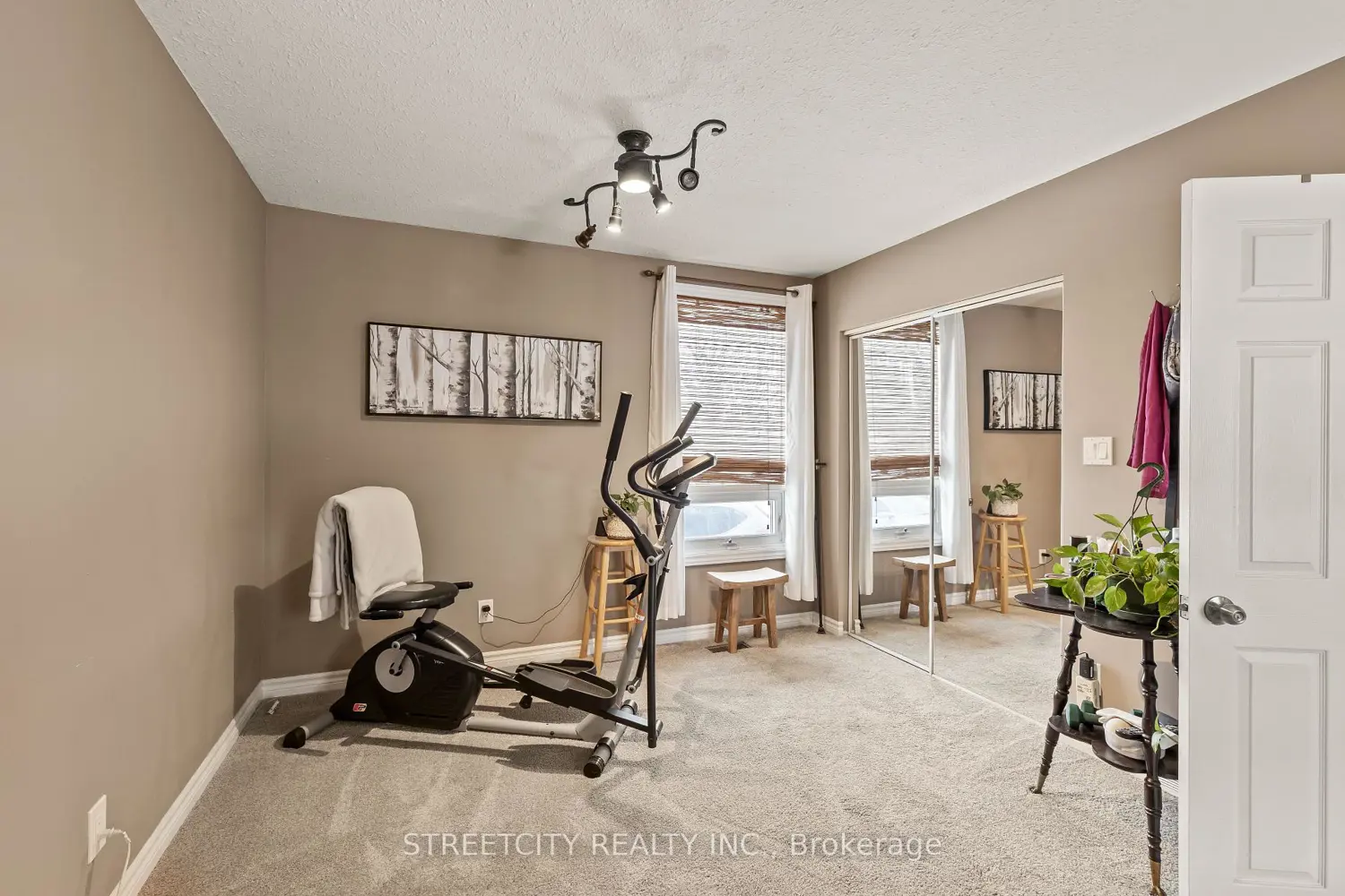 Additional image 11 of 2632 Catherine Street