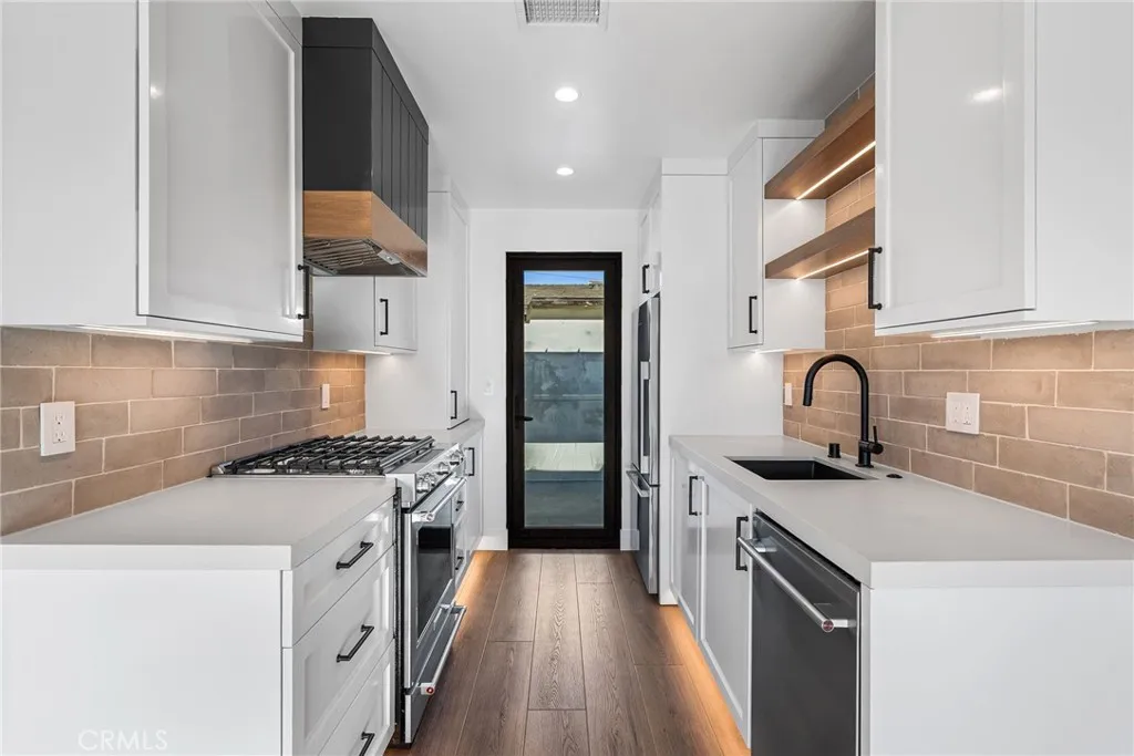 Additional image 11 of 251 Costa Mesa St Unit B, Costa Mesa, CA 92627