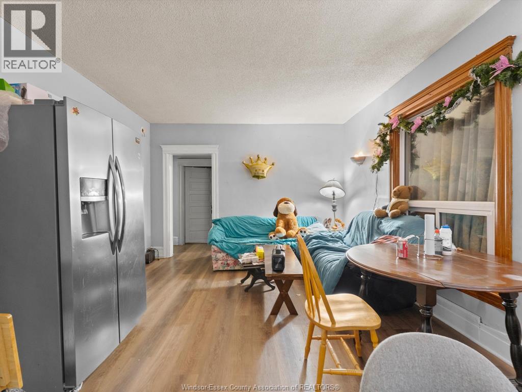 Additional image 4 of 39 Russell , Leamington, ON, N8H1V1