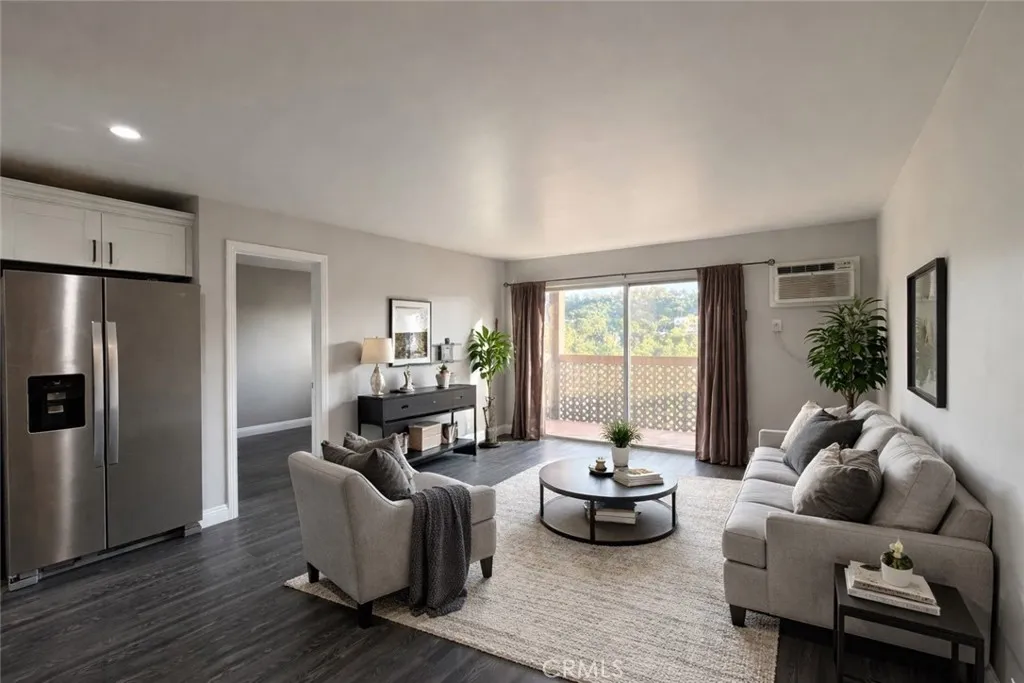 Additional image 2 of 5830 Benner Street Unit 208, Los Angeles, CA 90042