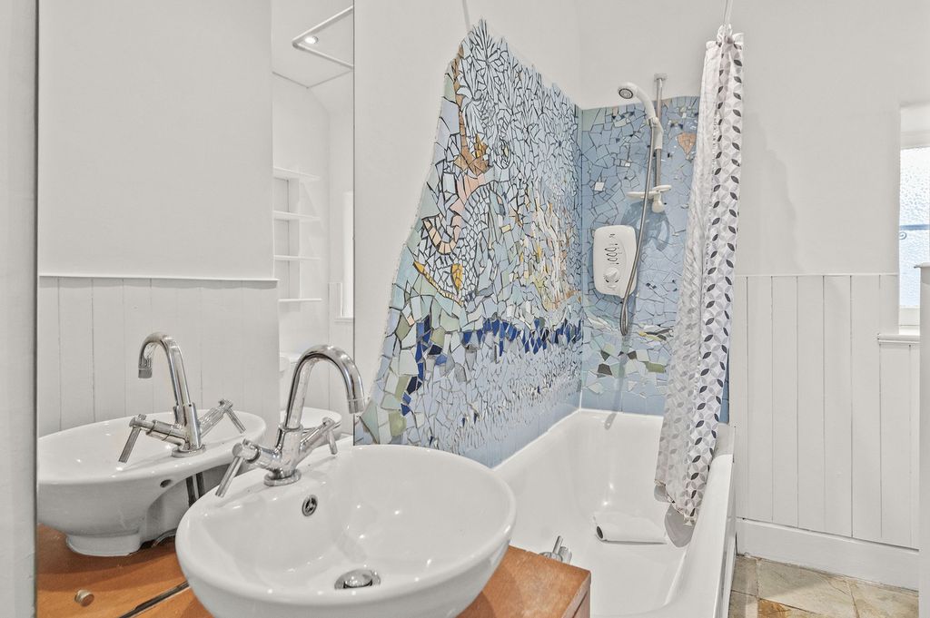 Additional image 20 of 4 bed flat for saleLion Well Wynd, Linlithgow EH49