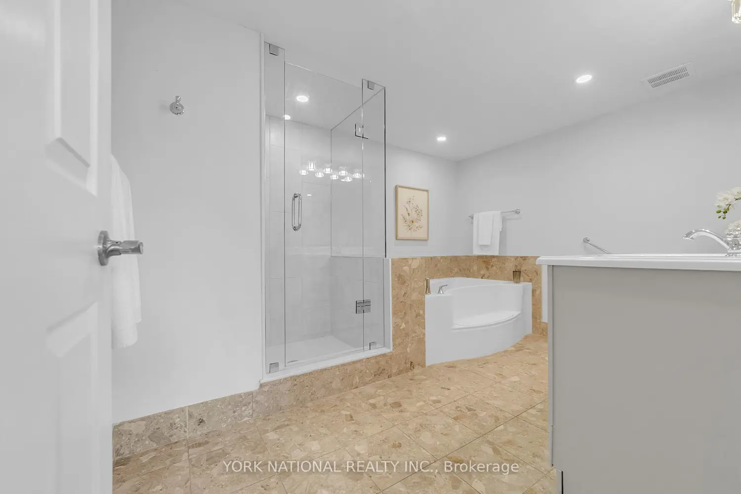 Additional image 11 of 14924 Yonge Street 408