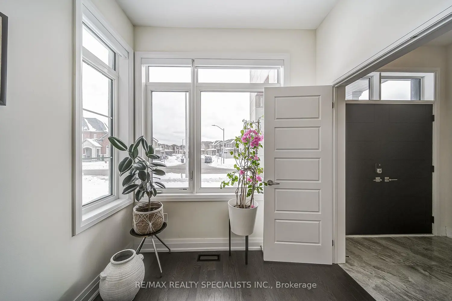 146 Jonkman Boulevard photo 4