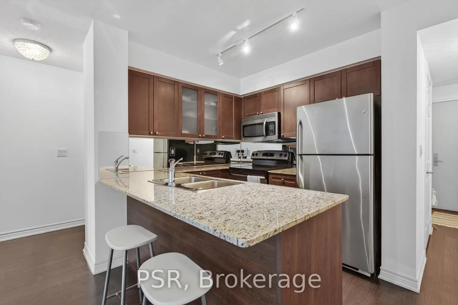 Additional image 4 of 761 Bay Street 2414