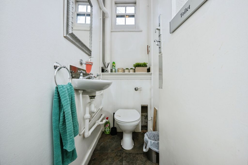 Additional image 34 of Studio for saleMidland Road, Bedford, Bedfordshire MK40