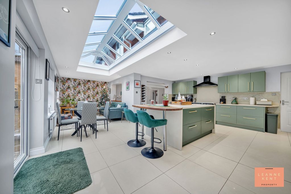 Additional image 2 of 5 bed detached house for saleRhyd Y Gwern Close, Rudry, Caerphilly CF83
