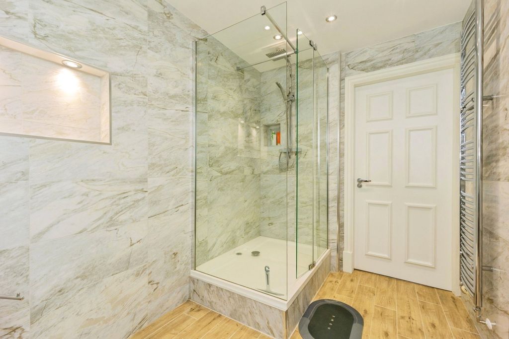 Additional image 18 of 2 bed flat for saleSt. Hilarys Park, Alderley Edge, Cheshire SK9