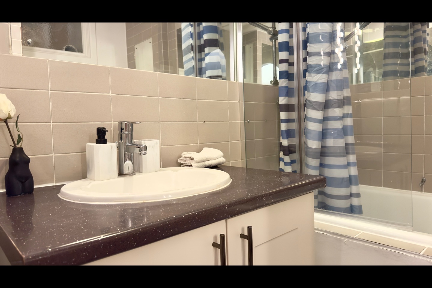 Additional image 19 of 3 Bed Flat, Ralph Court, W2, N1 7GU