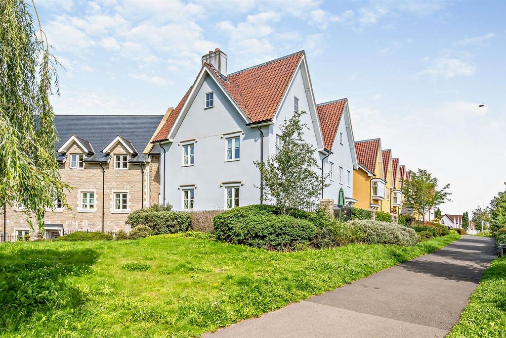 Additional image 11 of 2 bed flat for saleBarnhill Court, Barnhill Road, Chipping Sodbury, Bristol BS37