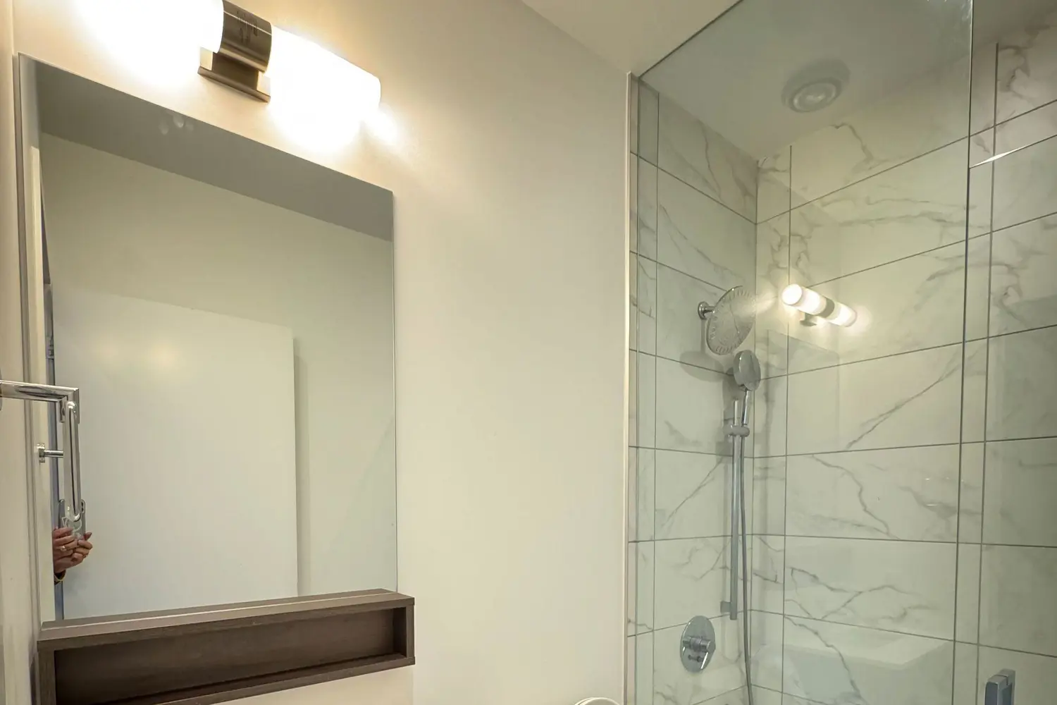 Additional image 13 of 950 Portage Parkway Ph12