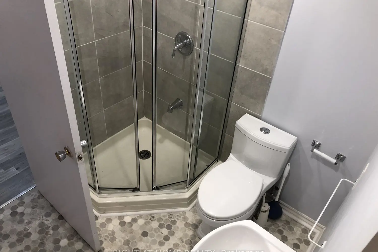 Additional image 16 of 77 Winchester Drive