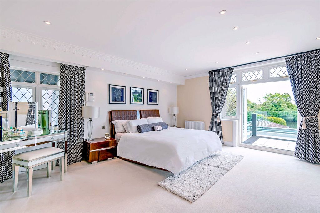 Additional image 8 of 7 bed detached house for saleFishery Road, Maidenhead, Berkshire SL6